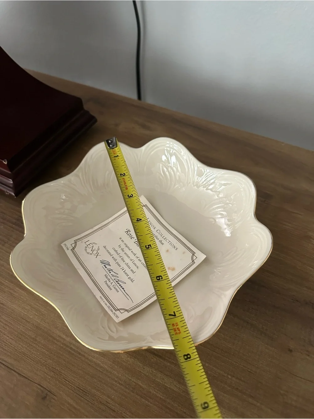 Lenox Cream Floral Scalloped Serving Bowl with Gold 24 k Edge
